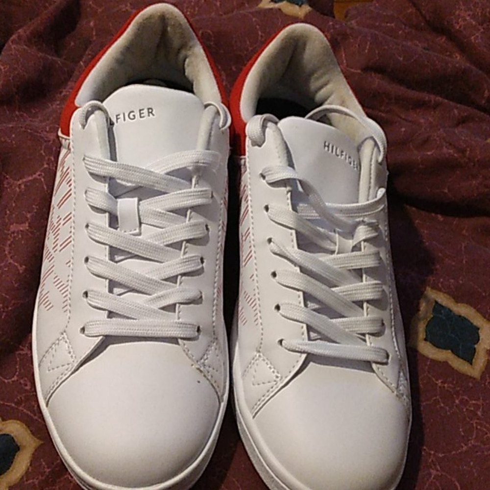 Tommy Hilfiger shoes 9 and a half
